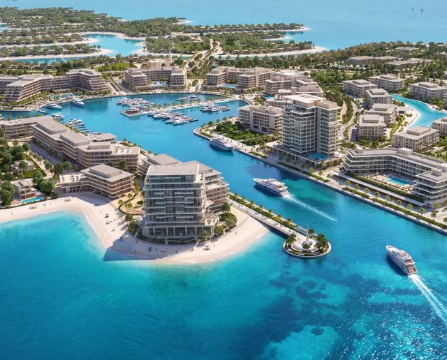 The marina quarter and its beaches